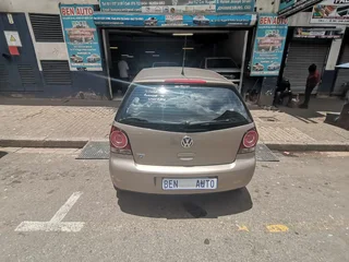 2015 Volkswagen Polo Vivo Hatch 1.4 Trendline, Gold with 89000km available now!