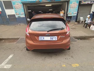2014 Ford Fiesta 1.4i 5-Door, Brown with 86000km available now!