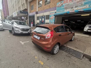 2014 Ford Fiesta 1.4i 5-Door, Brown with 86000km available now!