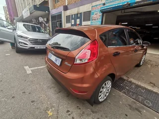 2014 Ford Fiesta 1.4i 5-Door, Brown with 86000km available now!