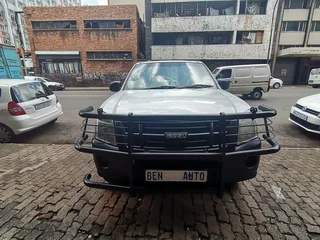 2013 Isuzu KB 250, White with 105000km available now!