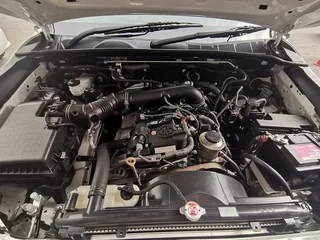 2017 Toyota Hilux 2.0 VVT-i, White with 110000km available now!