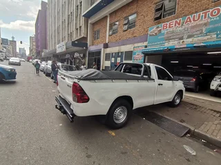 2017 Toyota Hilux 2.0 VVT-i, White with 110000km available now!