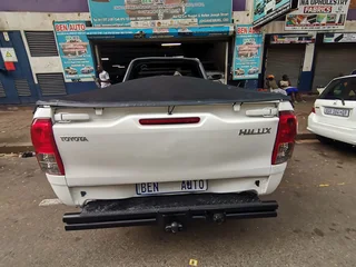 2017 Toyota Hilux 2.0 VVT-i, White with 110000km available now!