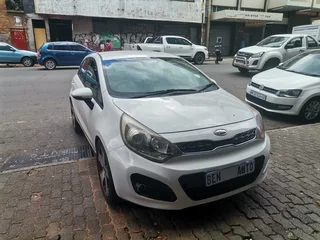 2011 Kia Rio 1.4 5-Door, White with 91000km available now!