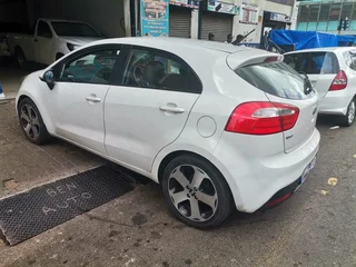 2011 Kia Rio 1.4 5-Door, White with 91000km available now!