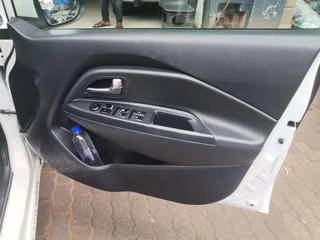 2011 Kia Rio 1.4 5-Door, White with 91000km available now!