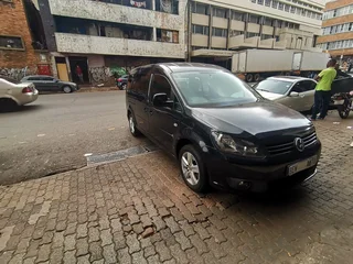 2014 Volkswagen Caddy Crew Bus Maxi 2.0 TDI, Black with 109000km available now!
