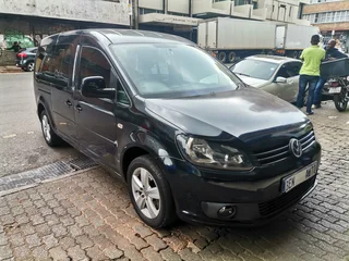 2014 Volkswagen Caddy Crew Bus Maxi 2.0 TDI, Black with 109000km available now!