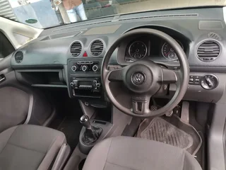 2014 Volkswagen Caddy Crew Bus Maxi 2.0 TDI, Black with 109000km available now!