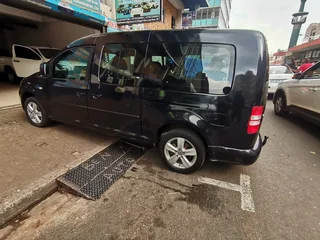 2014 Volkswagen Caddy Crew Bus Maxi 2.0 TDI, Black with 109000km available now!
