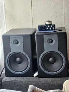 Pair of 8&#34; M-Audio BX8 monitor studio speaker