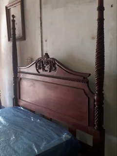 BLACK FRIDAY Bali 4Poster Bed King size.