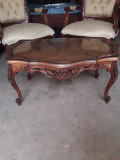 BLACK FRIDAY 2xVictorian chairs with coffee table