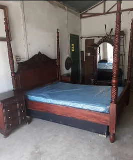 BLACK FRIDAY Bali 4Poster Bed King size.