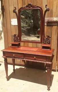 BLACK FRIDAY Bali 4Poster Bed King size.