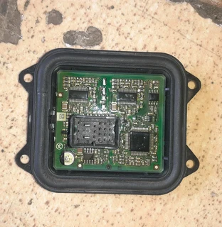 Bmw 3-series 328i E90/e91/e92/e93 2005-2009 Models Headlight Ballast/module Available 7171587-01