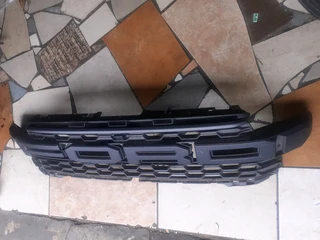 FORD RANGER T9 WILD TRAK RAPTER FRONT MAIN GRILL WITH CAMERA AVAILABLE