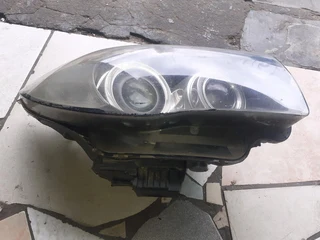 BMW 1-SERIES E87 PRE-FACELIFT XENON RIGHT SIDE HEADLIGHT AVAILABLE