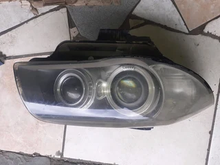 BMW 1-SERIES E87 PRE-FACELIFT XENON RIGHT SIDE HEADLIGHT AVAILABLE