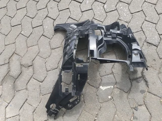 BMW X5 G05 M-SPORT RIGHT SIDE INNER FRONT BUMPER BRACKET AVAILABLE