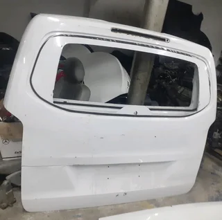 MERCEDES BENZ V-CLASS W447 VITO V200 REAR TAILGATES/REAR DOORS AVAILABLE