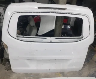 MERCEDES BENZ V-CLASS W447 VITO V200 REAR TAILGATES/REAR DOORS AVAILABLE