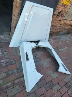 MERCEDES BENZ G-WAGON BONNET AND FENDERS AVAILABLE