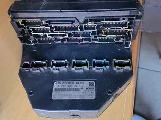Mercedes Benz C-class W204 C250 2008-2014 Front Relay Fusebox(sam) Control Module Unit A2129003414