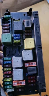 MERCEDES BENZ C-CLASS W204 C250 2008-2014 FRONT RELAY FUSEBOX(SAM) CONTROL MODULE UNIT A2129003414