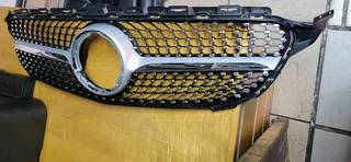 MERCEDES BENZ C-CLASS W205 DIAMOND FRONT GRILL AVAILABLE