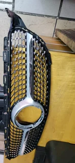 MERCEDES BENZ C-CLASS W205 DIAMOND FRONT GRILL AVAILABLE