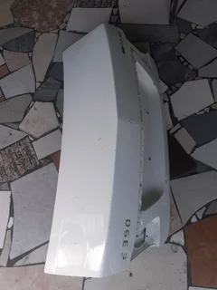 MERCEDES BENZ E-CLASS W212 E250-E550 2010-2015 MODELS SEDAN BOOTLID/TRUNK LID A2127570005 AVAILABLE