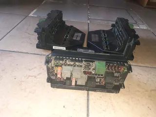 MERCEDES BENZ C-CLASS W204 FACE-LIFT FRONT SAM/FUSEBOX CONTROL UNITS (ECU) AVAILABLE