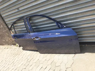 BMW 3-SERIES E90 E91 RIGHT SIDE SHELL DOORS AVAILABLE