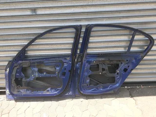 BMW 3-SERIES E90 E91 RIGHT SIDE SHELL DOORS AVAILABLE