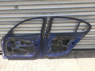BMW 3-SERIES E90 E91 RIGHT SIDE SHELL DOORS AVAILABLE