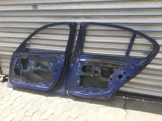 BMW 3-SERIES E90 E91 RIGHT SIDE SHELL DOORS AVAILABLE