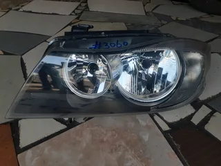Bmw 3-series E90 Pre-facelift Left Side Standard/normal Headlights Available