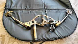HOYT 70lb Reflex Excursion compound bow in good condition