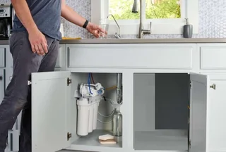 4-Stage Water Purification System with UV Light