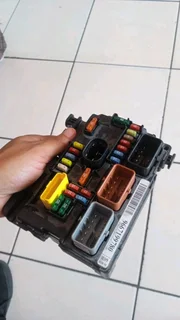 Citroen C3 fuse box R800