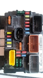 Citroen C3 fuse box R800