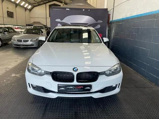 2013 BMW 320i A/T (F30)