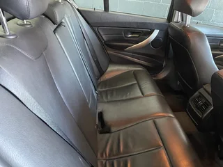 2013 BMW 320i A/T (F30)