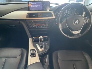 2013 BMW 320i A/T (F30)
