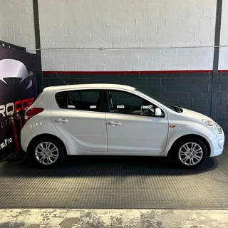 2012 HYUNDAI i20 1.4 FLUID A/T