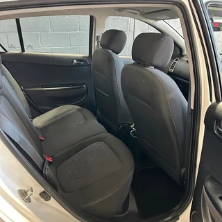 2012 HYUNDAI i20 1.4 FLUID A/T