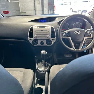 2012 HYUNDAI i20 1.4 FLUID A/T