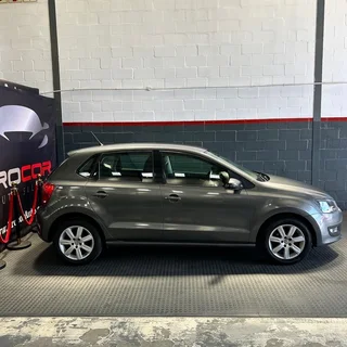 2011 VOLKSWAGEN POLO 1.4 COMFORTLINE 5DR
